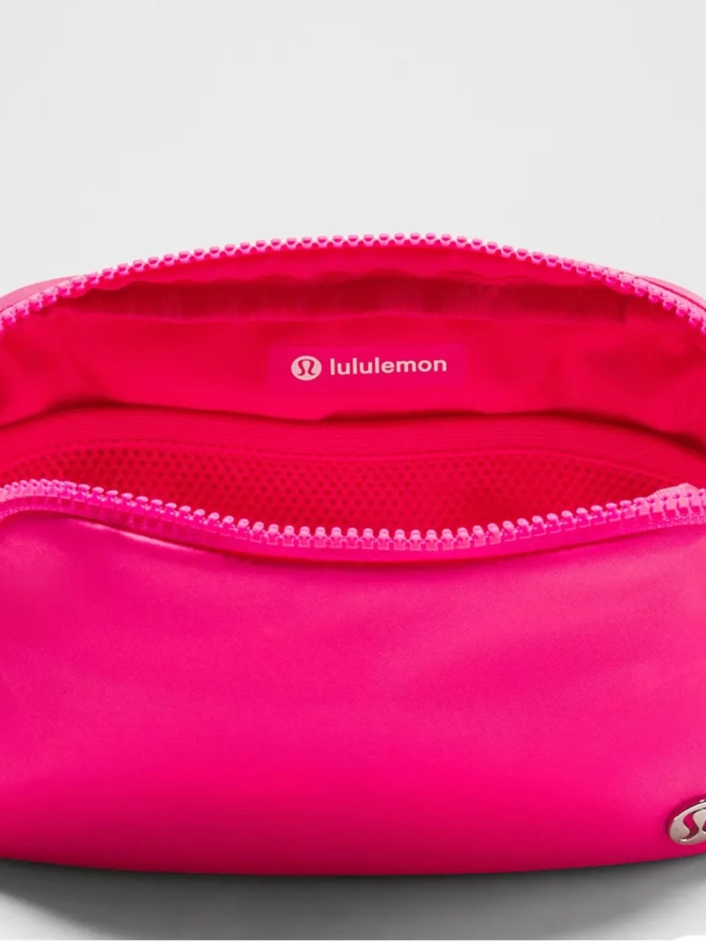 lululemon bright pink flamingo fun/silver everywhere belt bag 1L